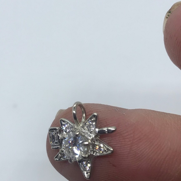 Eastern Star Diamond Pendant 14kt White Gold - Picture 2 of 7